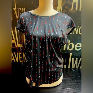 New women’s top‎ size medium